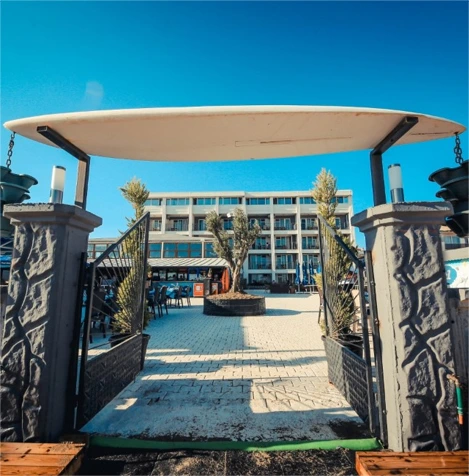 Vizyonumuz, “Misafir memnuniyetini her zaman ön planda tutarak, konaklama sektöründe fark yaratmaya devam edeceğiz.